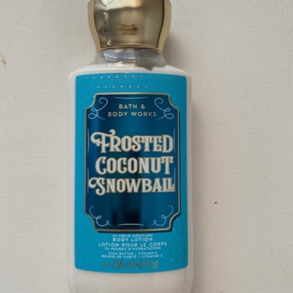 Bath & Body Works Frosted Coconut Snowball Lotion